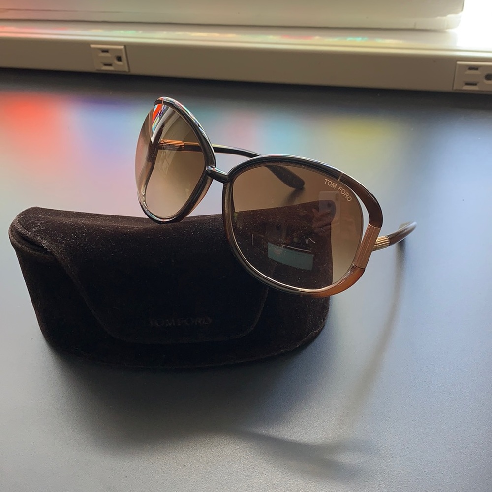 Tom Ford Raquel Sunglasses
